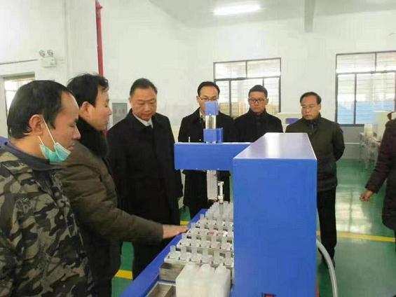 孝感市常委副市長程濤(時任孝南區(qū)長)考察科技部創(chuàng)新企業(yè)“闊海醫(yī)療”